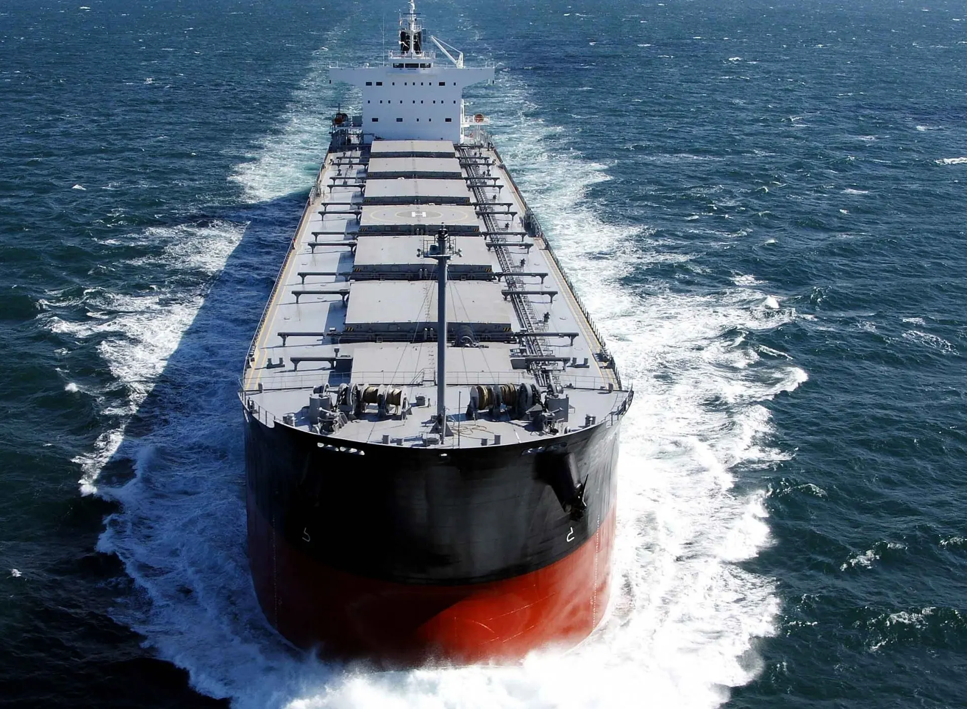Large-tonnage vessel sailing on the high seas